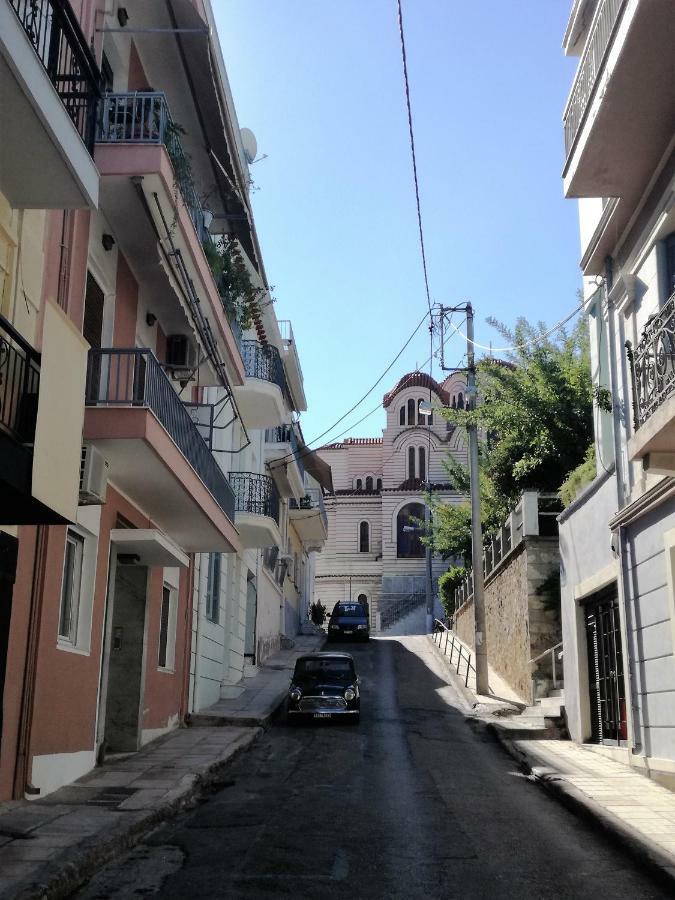 Miranda'S Apartment In Thissio Athens Exterior photo